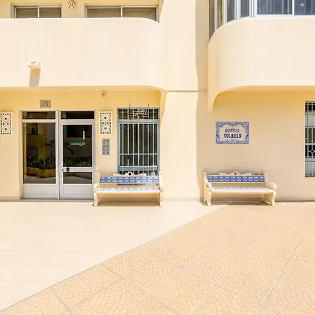 Algarve Light & Poolside Living Quarteira